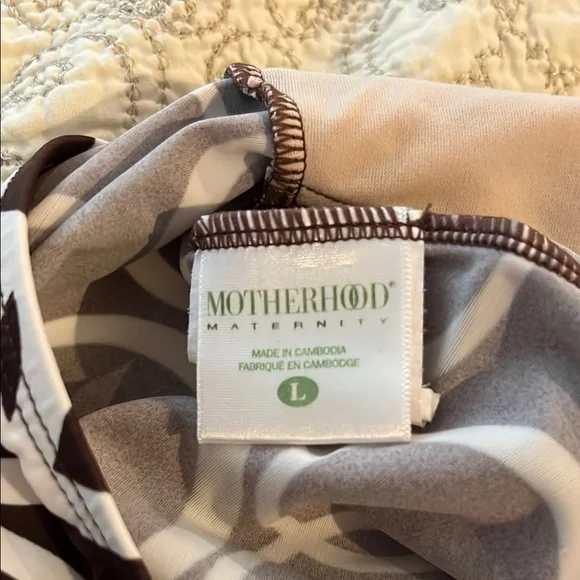 Motherhood Maternity Beige and White Swimwear - Picture 2 of 7